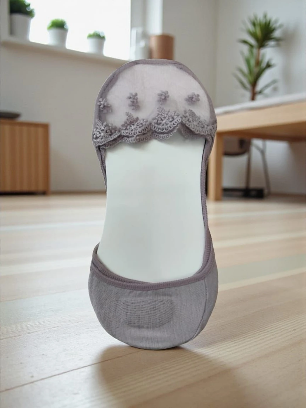 Women Embroidered Peds/Footie/No-Show - Image 3